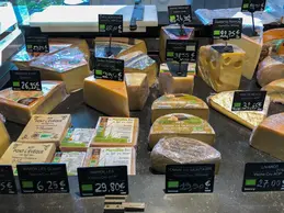 125-maroilles-quart-maroilles-tomme-de-montagnes-livarot-brie-de-meaux-abondance-aop-comte-de.webp