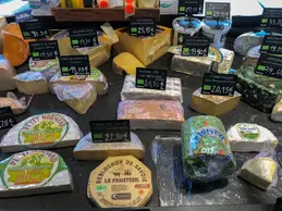 125-reblochon-de-savoie-petit-normand-tomme-des-chalets-tomette-de-hyene-mimolette-provencial.webp